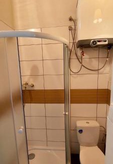 Prague 12 House | Pet-Friendly Retreat: Explore Prague Retro Challenge Garden