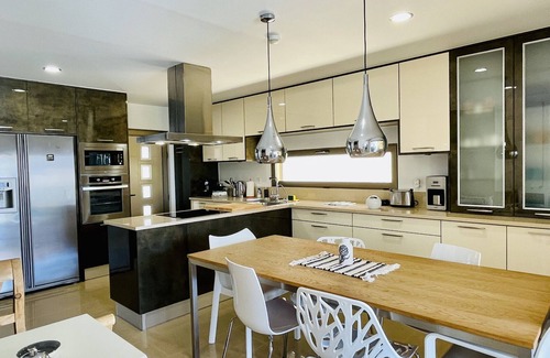 Castelo Villa | Explore Praia by Check-in Portugal: Family-Friendly Retreat