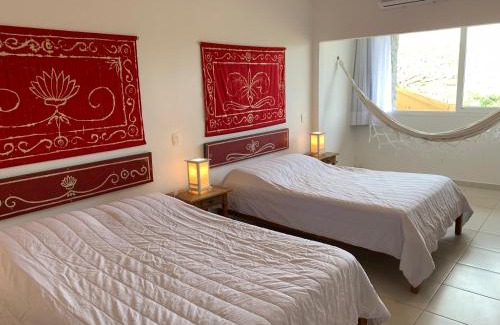 Ferradurinha Hotel | Cozy Praia da Ferradurinha Guest House with Ocean View