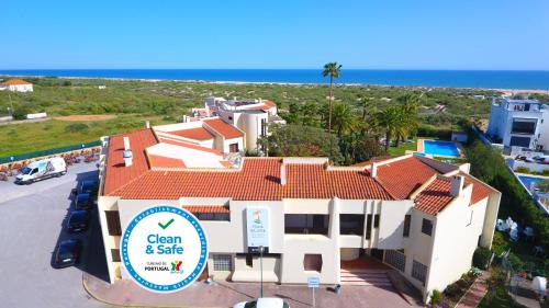 Manta Rota Hotel | Beachfront Bliss at Praia da Lota Resort - Family Friendly