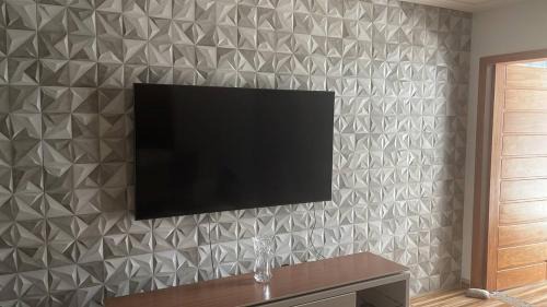 Ipitanga House | Unmatched Oceanfront Stay at Praia de Ipitanga, 10/10 Rating