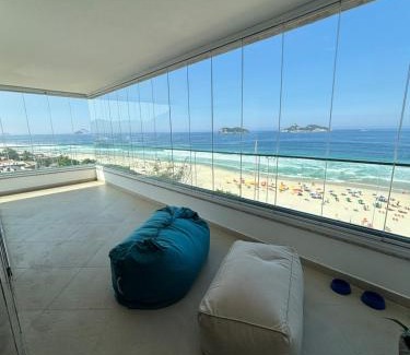 Barra da Tijuca Apartment | Praia do Pepê - Movie view - Apto 2 Bedrooms