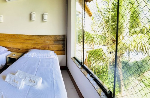 Arembepe House | Exclusive Paradise by the Sea at Praia dos Lagos Hotel
