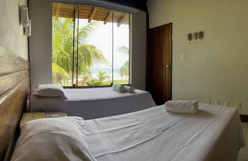 Arembepe House | Exclusive Paradise by the Sea at Praia dos Lagos Hotel