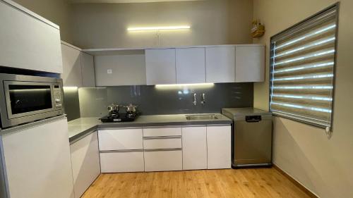 Panaji Villa | Family-Friendly Villa in Miramar with Free Parking & Kitchen