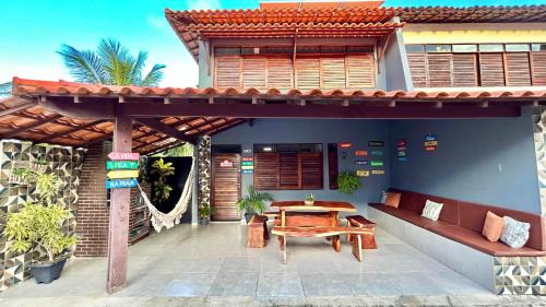 Barra Mar Apartment | Beachfront Fun with Pool Access for Your Getaway Retreat