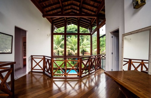 Praia do Toque-Toque Pequeno House | Praia Toque Toque Pq: Private Comfort Steps from the Beach