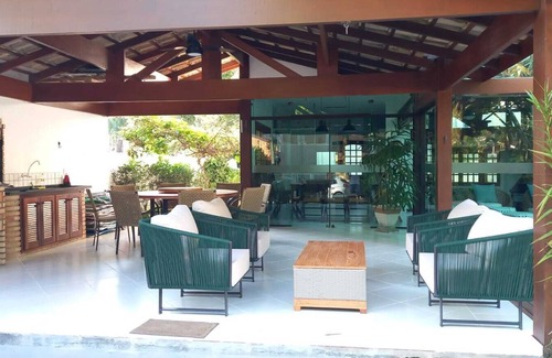 Praia do Toque-Toque Pequeno House | Praia Toque Toque Pq: Private Comfort Steps from the Beach