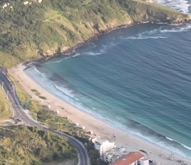 Prainha Apartment | Scenic Prainha Pé na Areia with Ocean View & Breakfast