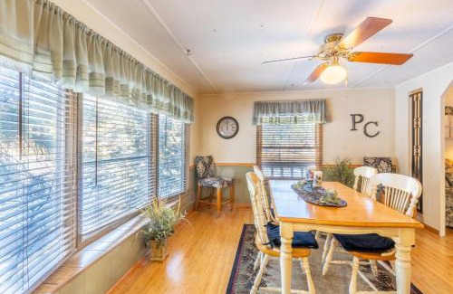 Rapid City House | Unforgettable Prairie Creek Cabin with Hot Tub Awaits
