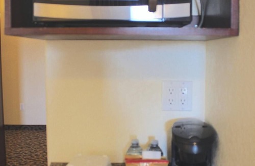 Unity Hotel | Ideally Located Prairie Moon Inn & Suites in Unity