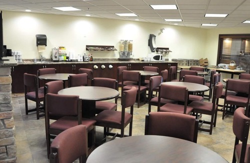 Unity Hotel | Ideally Located Prairie Moon Inn & Suites in Unity