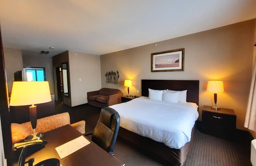 Sylvan Lake Hotel | Discover Prairie Moon Inn: Eco-Friendly Retreat in Sylvan Lake
