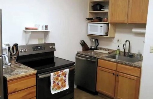Alpine House | Prairie's Cottage at Sage Guesthouse: Family-Friendly Retreat