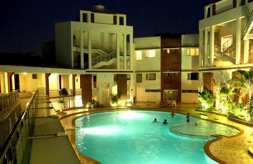 Vadodara Hotel | Prakruti Resort