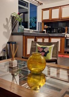 Taravao House | Prana Lodge