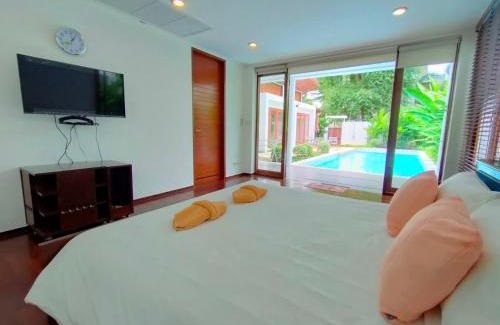 Pak Nam Pran Resort | Relax at Pran A Luxe: A 4-Star Retreat with Pool & Hot Tub