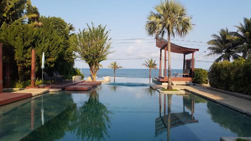 Pak Nam Pran Villa | Relaxing Pranaluxe Pool Villa with Ocean View & Hot Tub