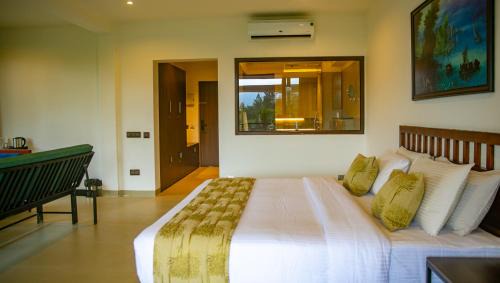 Vayittiri Resort | Explore Pranavam Resort & Spa: Pool, Spa & Family Fun