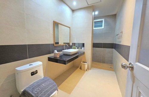 Huai Yot Hotel | Family-Friendly Stay at Prangthong Garden Home