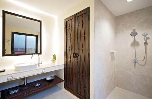 Pak Nam Pran Resort | Relax at Praseban Resort: Oceanfront Bliss & Top Amenities