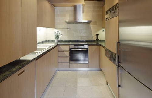 Gessa Apartment | Top-Rated Prat de Gessa Apartment with Spa & Breakfast