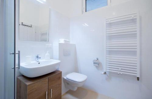 Stuwerviertel Apartment | Convenient Prater Studio Near Fair, UN, WU & City Center