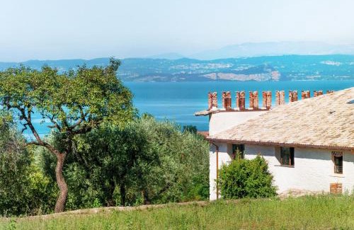 Bardolino House | Discover Prati Palai: Pet-Friendly Oasis with Pool