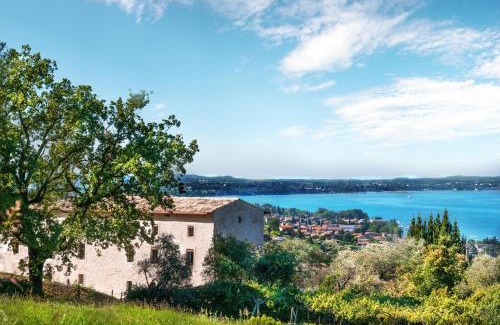 Bardolino House | Discover Prati Palai: Pet-Friendly Oasis with Pool