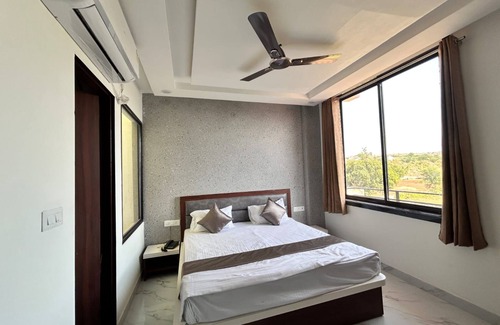 Sapotra Hotel | Pratibha Hotel and Restaurant