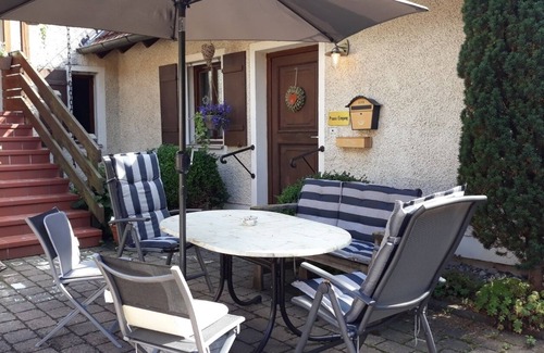 Westheim Apartment | Praxis Löwenzahn: Family-Friendly Retreat by Franconian Lakes