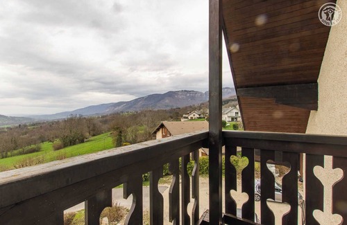 Trevignin House | Discover Pre Charville - Lake View Getaway with Breakfast