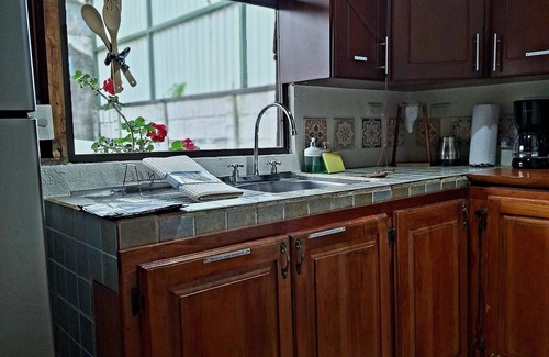 Sabanilla Cabin | Cozy Cabin Near Poás Volcano - Perfect for Families & Pets