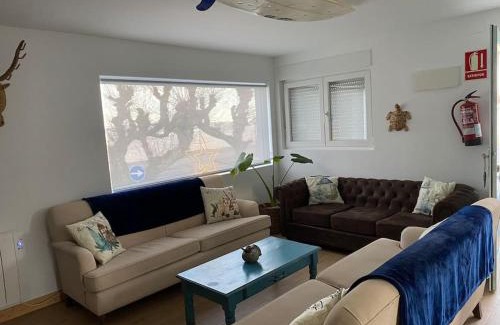 Castro Urdiales House | Beautiful Garden House in Oriñon with Ocean View