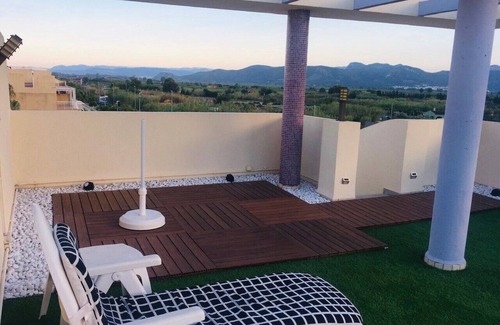 Xeraco Beach Apartment | Seaside Penthouse with Pool & Ocean View, Steps from Beach