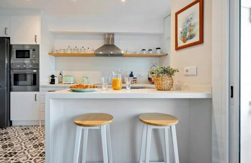 Costa Dorada Apartment | Cozy Precioso Apartamento Marinero for Family Getaways