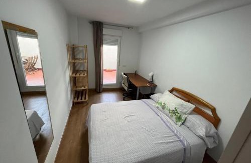 Aiora Apartment | Charming Apartment Just 5 Minutes from Beach & Port