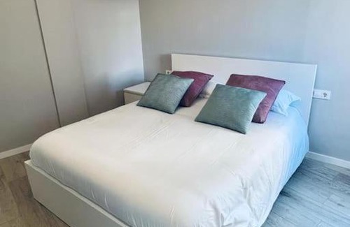 Maria Auxiliadora Apartment | Modern 2-Bedroom Apartment in Vigo - Pet & Child Friendly