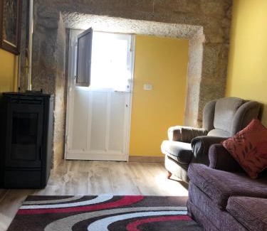 Mondariz Apartment | Charming Fina la Caprichosa Apartment in Mondariz Center