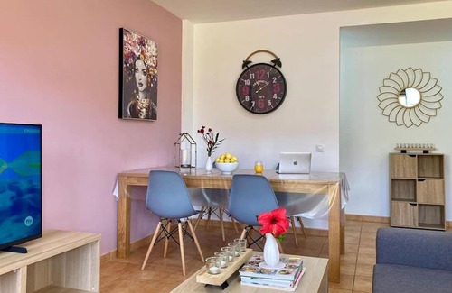 Geafond Apartment | Beautiful 4-Person Apartment with Oceanfront Pools