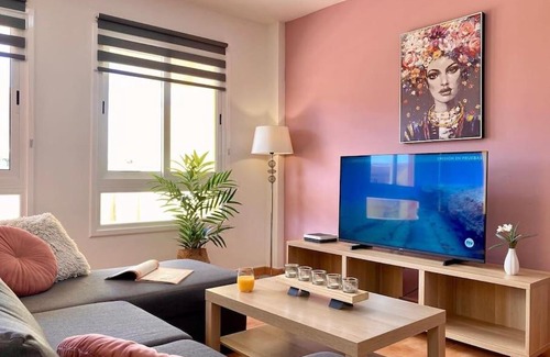 Geafond Apartment | Beautiful 4-Person Apartment with Oceanfront Pools