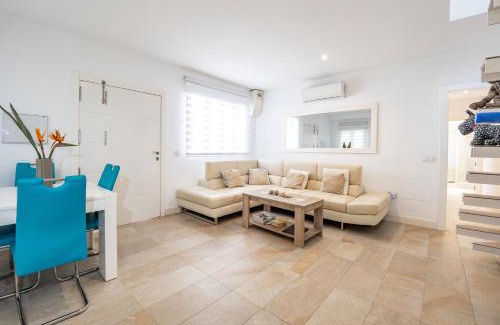 Punta Umbria House | Beachfront Chalet with Ocean Views and High Guest Ratings