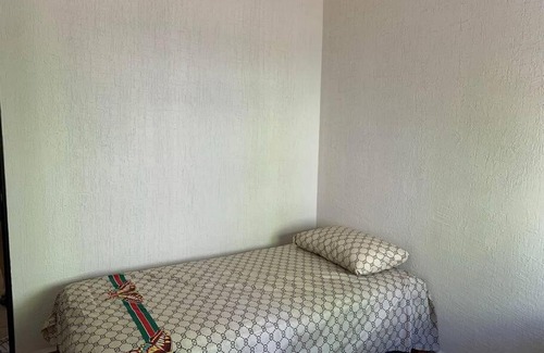 Acapulco de Juarez Municipality Apartment | Cozy Beachfront Retreat with Pool and Wifi in Zona Diamante