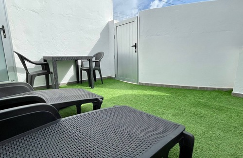 Tahiche Apartment | Modern Studio in Tahiche: Family-Friendly Getaway