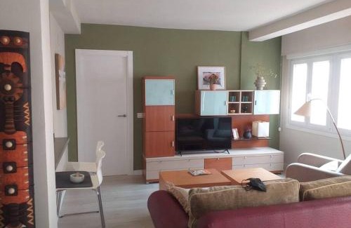 Almeria Centro Apartment | Discover Almería Centro: Family-Friendly Stay with Free Parking