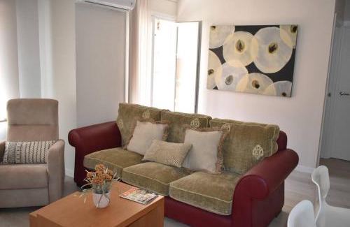 Almeria Centro Apartment | Discover Almería Centro: Family-Friendly Stay with Free Parking