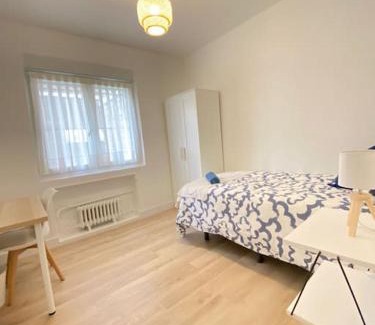 Deustuko San Pedro-Erribera Apartment | Charming Deusto Apartment with Family-Friendly Amenities