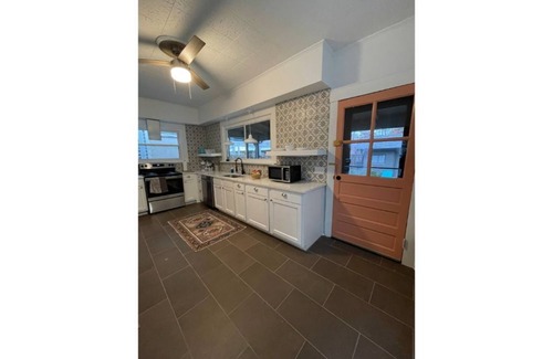 New Albany House | Gorgeous Precious Peach - 2BR Boho Home with Fire Pit!
