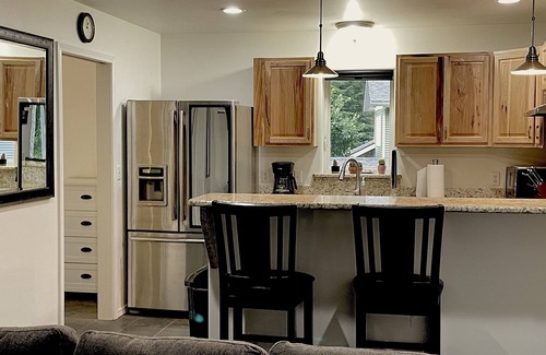 Juneau Cabin | Precision Lodge: Cozy One-Bedroom Units with Ocean Views
