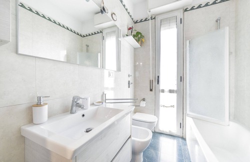 Precotto Apartment | Precotto Flat with Balcony: Family-Friendly & Breakfast Included
